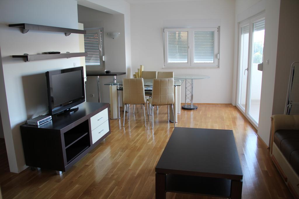 Apartments Villa Plaza โตรกีร์ ห้อง รูปภาพ