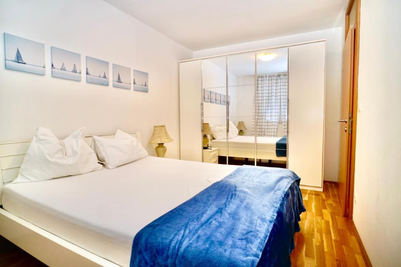 Apartments Villa Plaza โตรกีร์ ภายนอก รูปภาพ