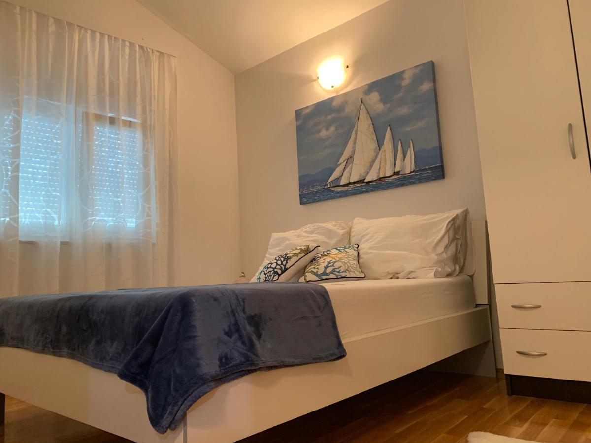 Apartments Villa Plaza โตรกีร์ ภายนอก รูปภาพ
