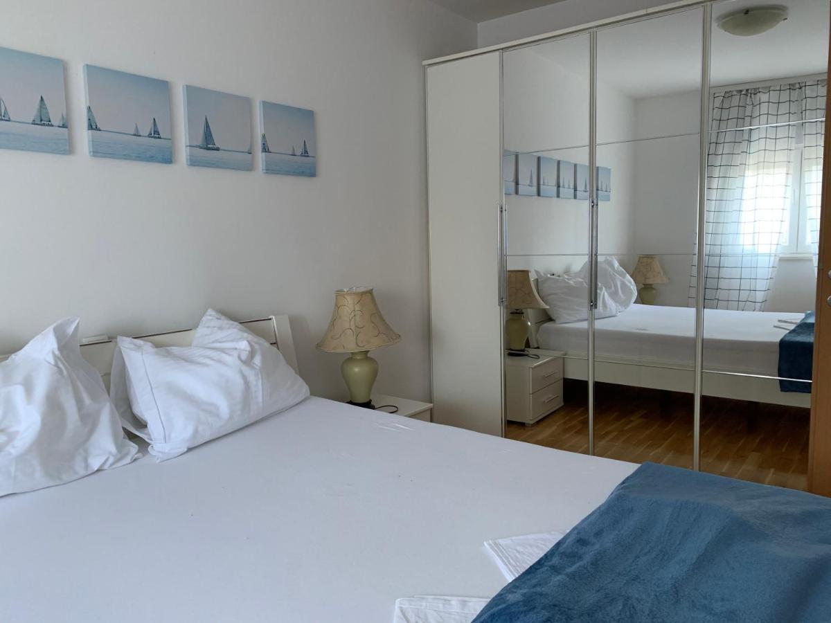 Apartments Villa Plaza โตรกีร์ ภายนอก รูปภาพ