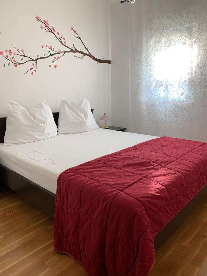 Apartments Villa Plaza โตรกีร์ ภายนอก รูปภาพ